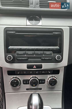 Седан Volkswagen Passat 2012 в 