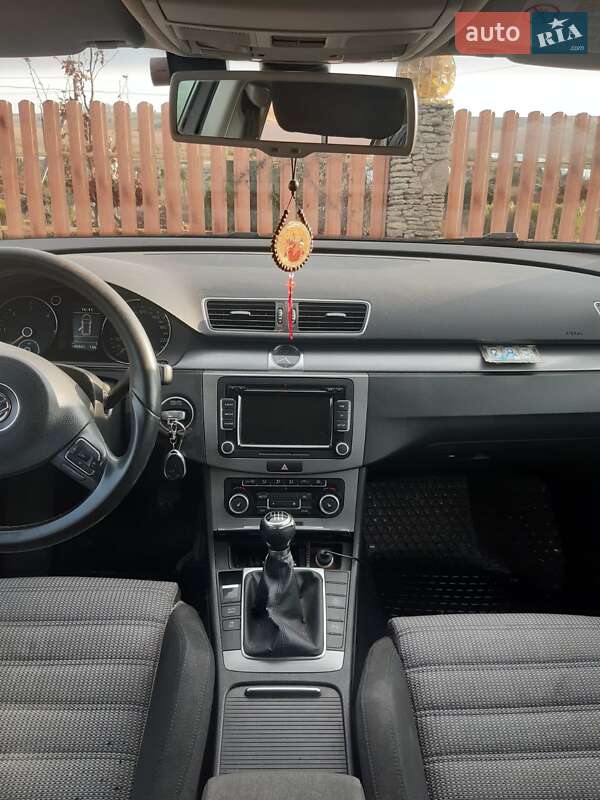 Универсал Volkswagen Passat 2011 в Ровно