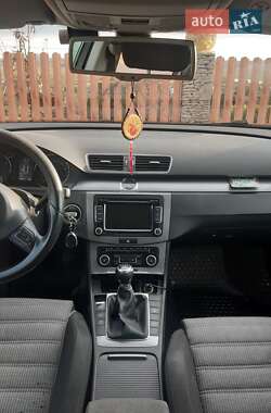 Універсал Volkswagen Passat 2011 в 
