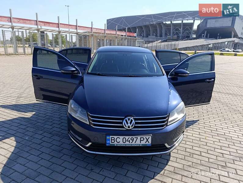 Седан Volkswagen Passat 2014 в Львове