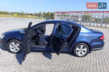 Седан Volkswagen Passat 2014 в Львове