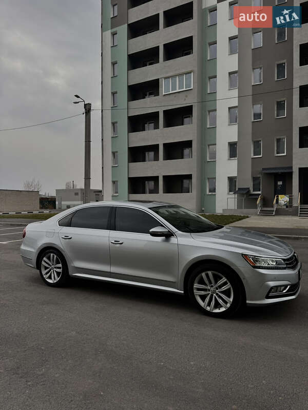 Седан Volkswagen Passat 2018 в Києві