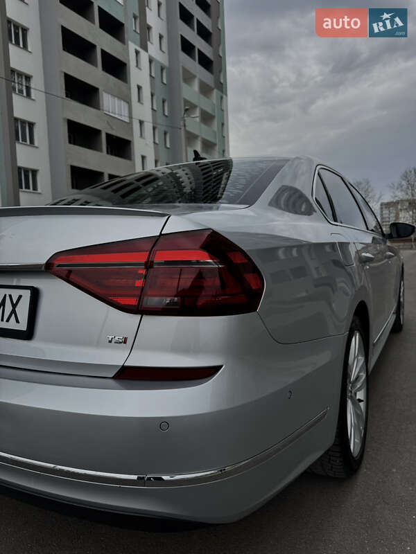 Седан Volkswagen Passat 2018 в Києві