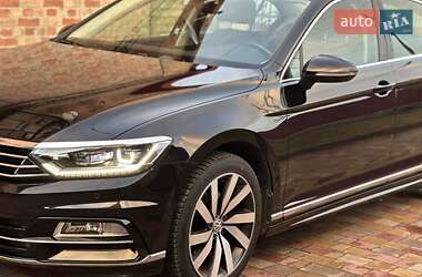 Седан Volkswagen Passat 2018 в Измаиле