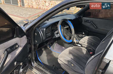 Седан Volkswagen Passat 1990 в 