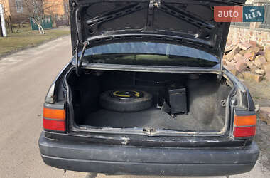 Седан Volkswagen Passat 1990 в 