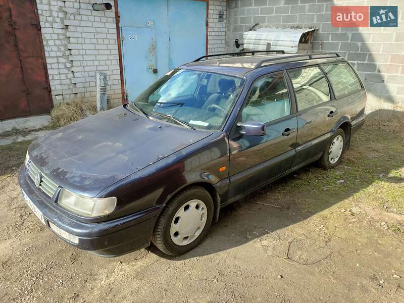 Универсал Volkswagen Passat 1994 в 