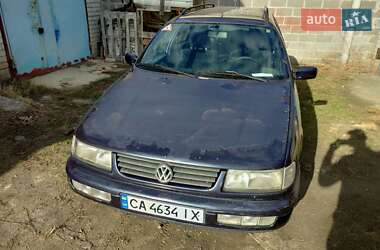 Универсал Volkswagen Passat 1994 в 
