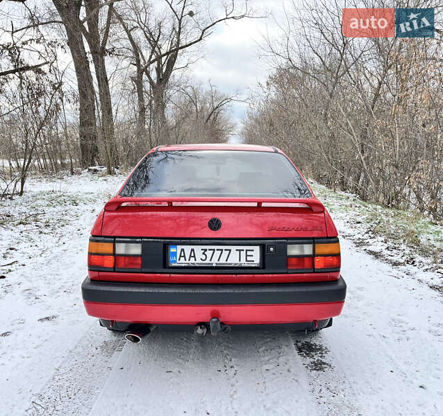 Седан Volkswagen Passat 1989 в Києві