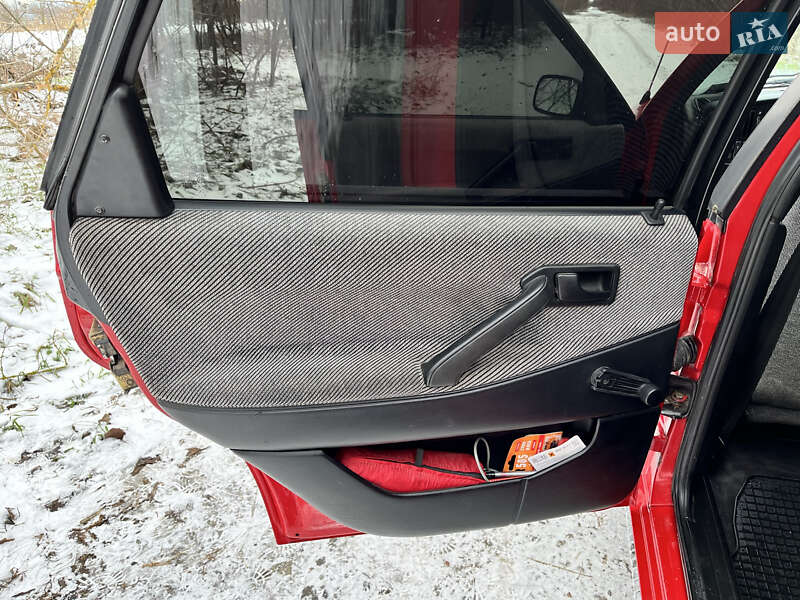 Седан Volkswagen Passat 1989 в Києві