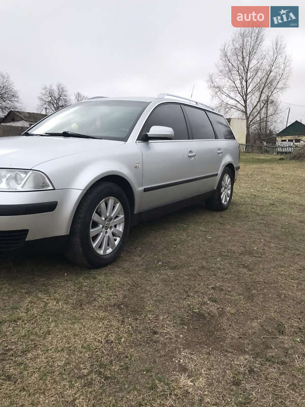 Універсал Volkswagen Passat 2001 в Окнах