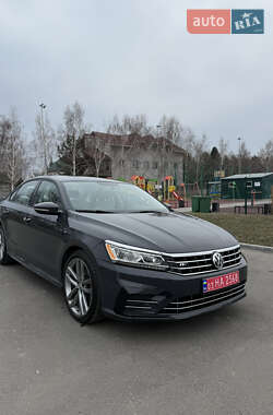 Седан Volkswagen Passat 2017 в 