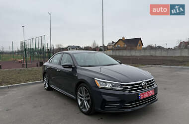 Седан Volkswagen Passat 2017 в 