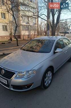 Седан Volkswagen Passat 2006 в Каменском