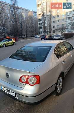 Седан Volkswagen Passat 2006 в Каменском
