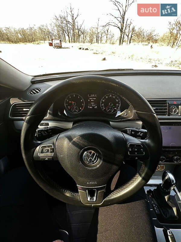 Седан Volkswagen Passat 2012 в Кропивницком