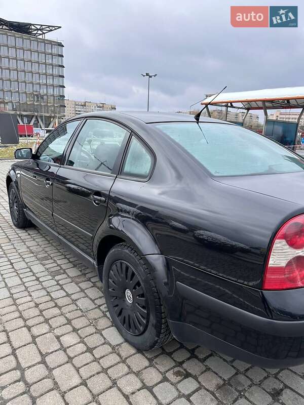 Седан Volkswagen Passat 2003 в Львове