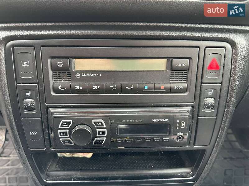 Седан Volkswagen Passat 2003 в Львове