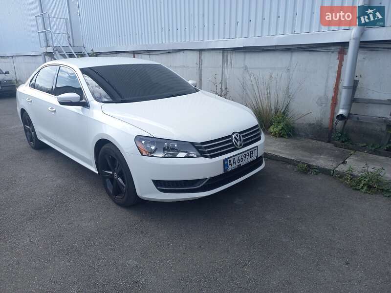 Седан Volkswagen Passat 2013 в Киеве