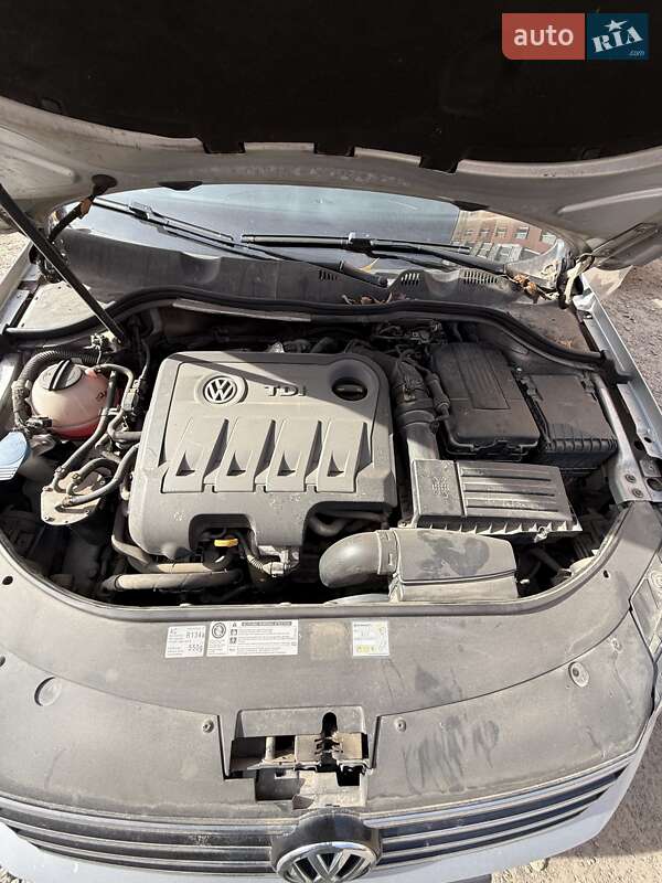 Универсал Volkswagen Passat 2014 в Луцке фото 2 Универсал Volkswagen Passat 2014 в Луцке