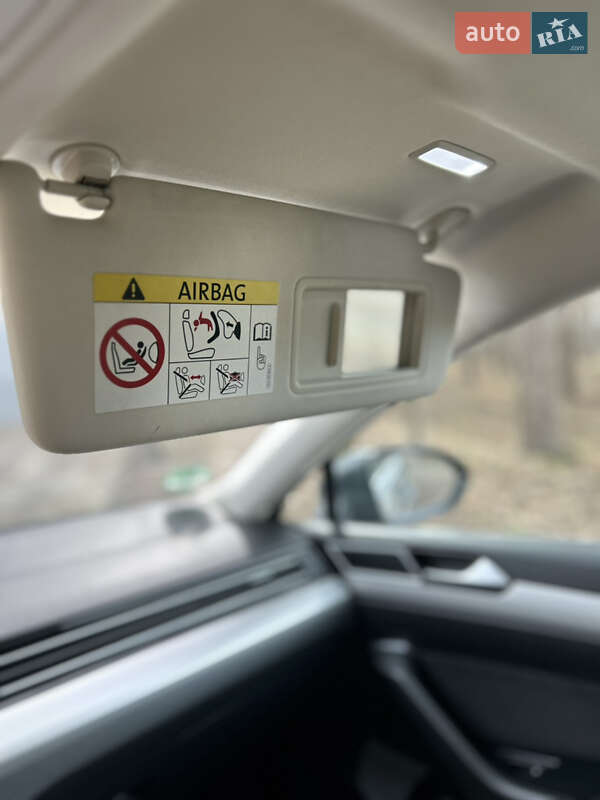 Універсал Volkswagen Passat 2015 в Харкові