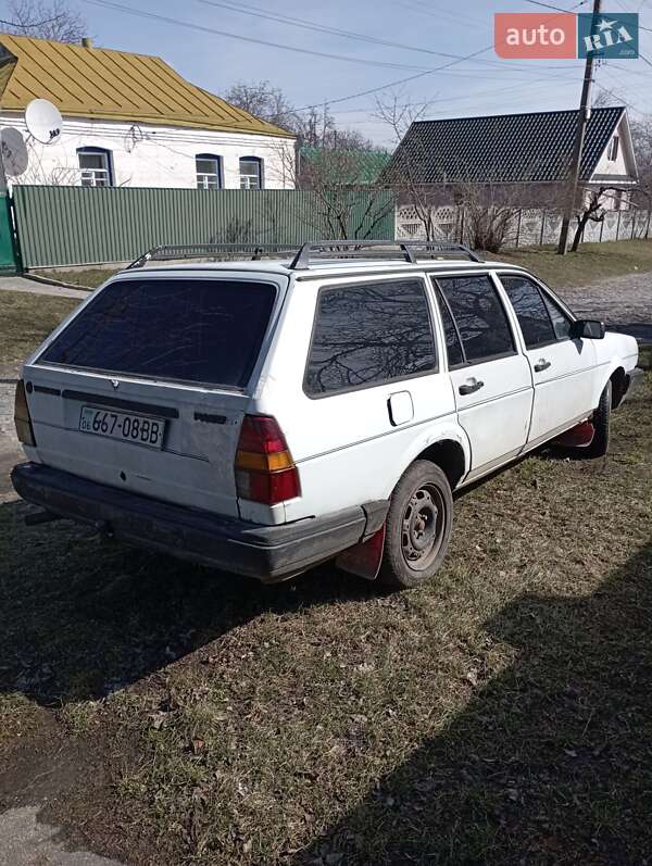 Универсал Volkswagen Passat 1987 в Тараще