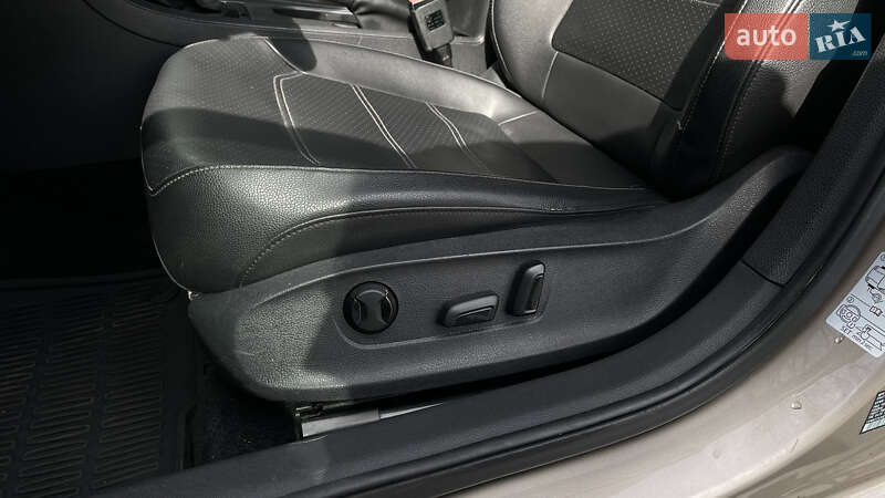 Седан Volkswagen Passat 2014 в Одесі