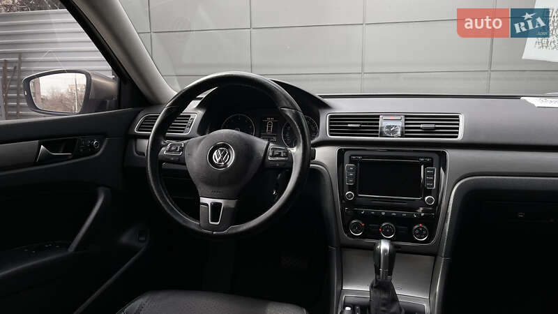 Седан Volkswagen Passat 2014 в Одесі