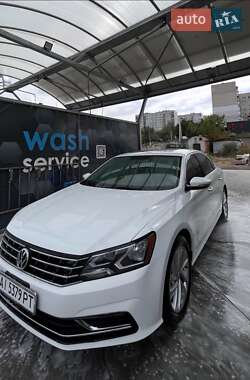 Седан Volkswagen Passat 2018 в Києві