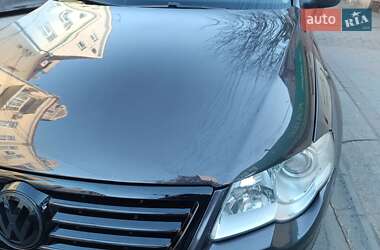 Седан Volkswagen Passat 2005 в 