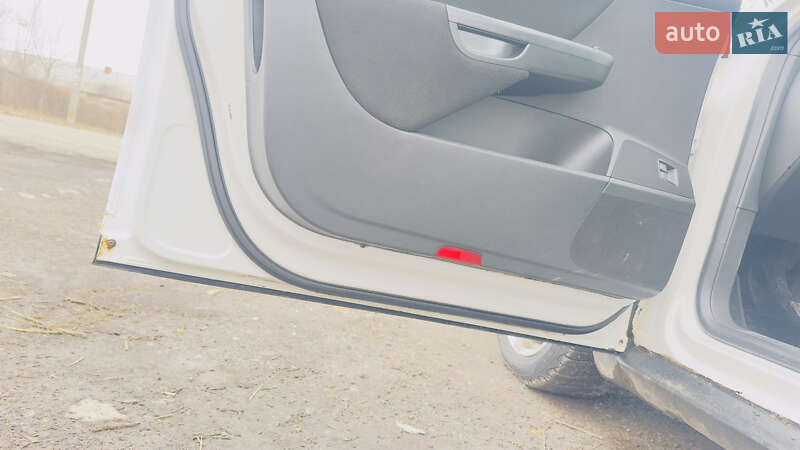 Универсал Volkswagen Passat 2010 в Люботине