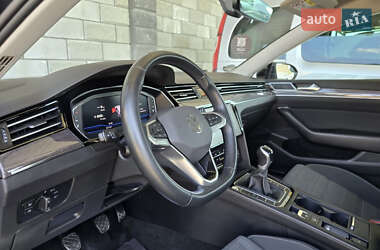 Універсал Volkswagen Passat 2021 в 