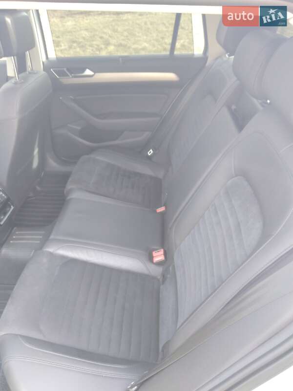 Универсал Volkswagen Passat 2015 в Хмельницком