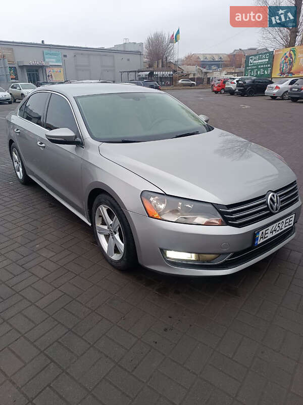Седан Volkswagen Passat 2012 в Павлограді