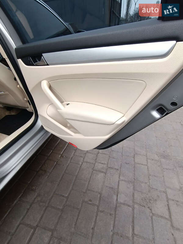 Седан Volkswagen Passat 2012 в Павлограді