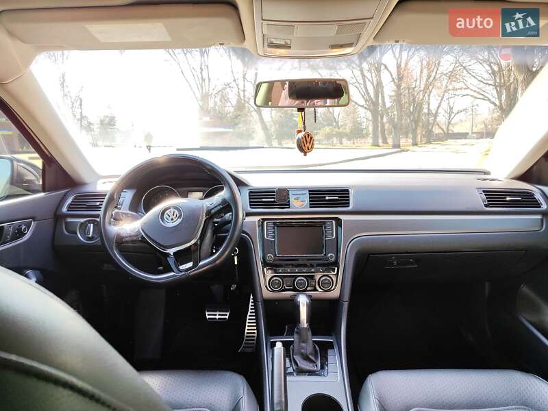 Седан Volkswagen Passat 2017 в Кропивницькому