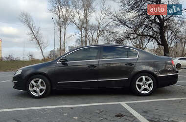 Седан Volkswagen Passat 2006 в 