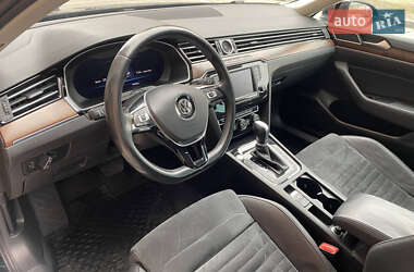 Седан Volkswagen Passat 2017 в 
