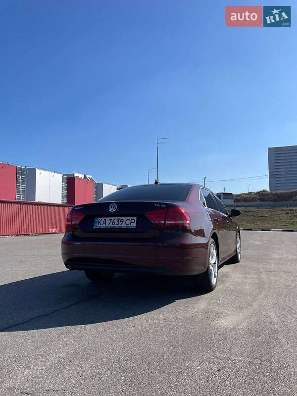 Седан Volkswagen Passat 2012 в Києві