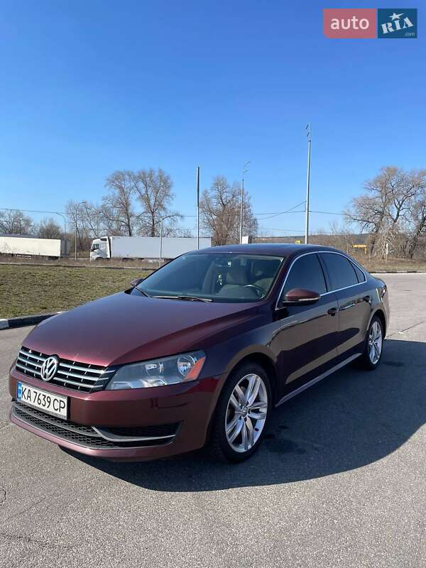 Седан Volkswagen Passat 2012 в Києві