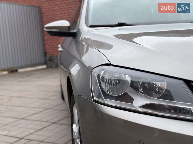 Универсал Volkswagen Passat 2014 в Киеве