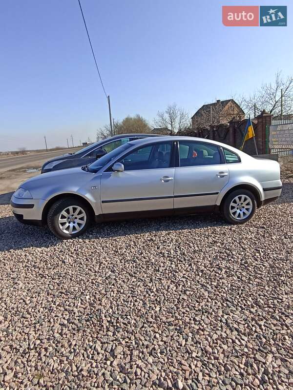 Седан Volkswagen Passat 2002 в 