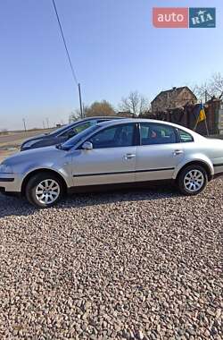 Седан Volkswagen Passat 2002 в 
