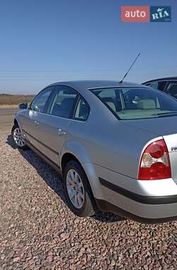 Седан Volkswagen Passat 2002 в 