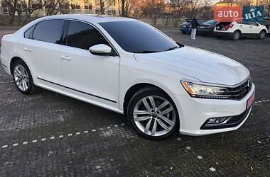 Седан Volkswagen Passat 2018 в Києві