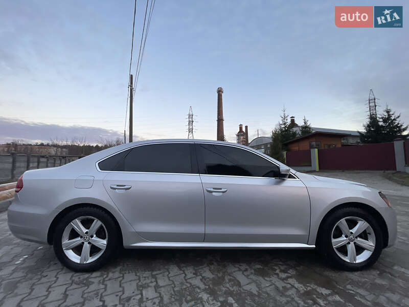 Седан Volkswagen Passat 2012 в Новояворовске