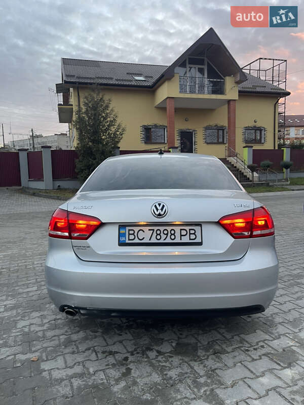 Седан Volkswagen Passat 2012 в Новояворовске
