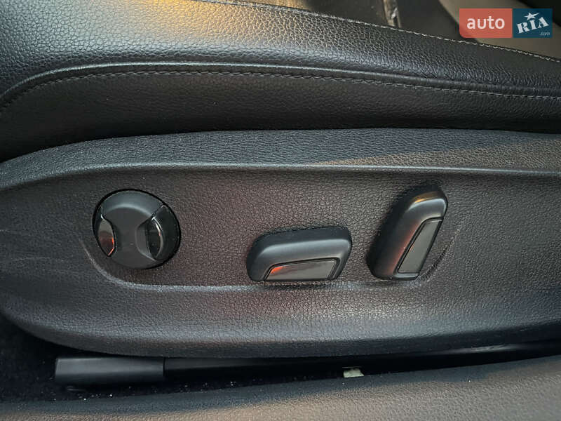 Седан Volkswagen Passat 2012 в Новояворовске