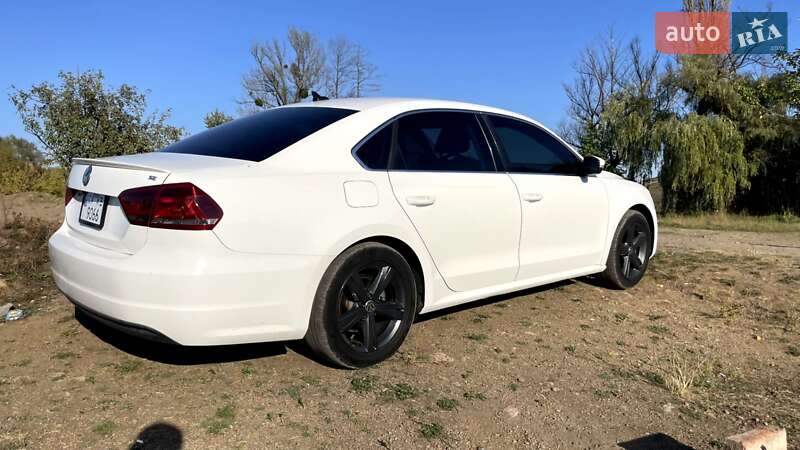 Седан Volkswagen Passat 2013 в Чернигове
