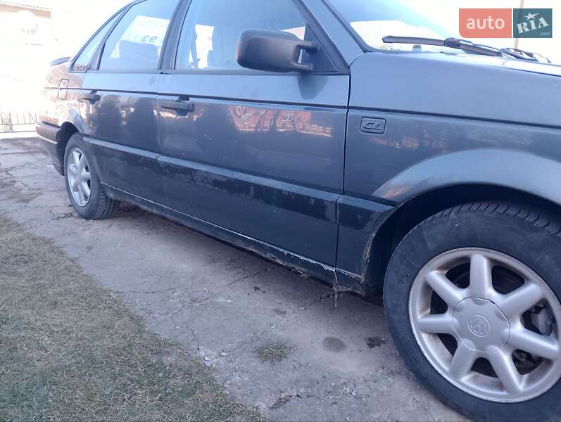 Седан Volkswagen Passat 1989 в Ивано-Франковске